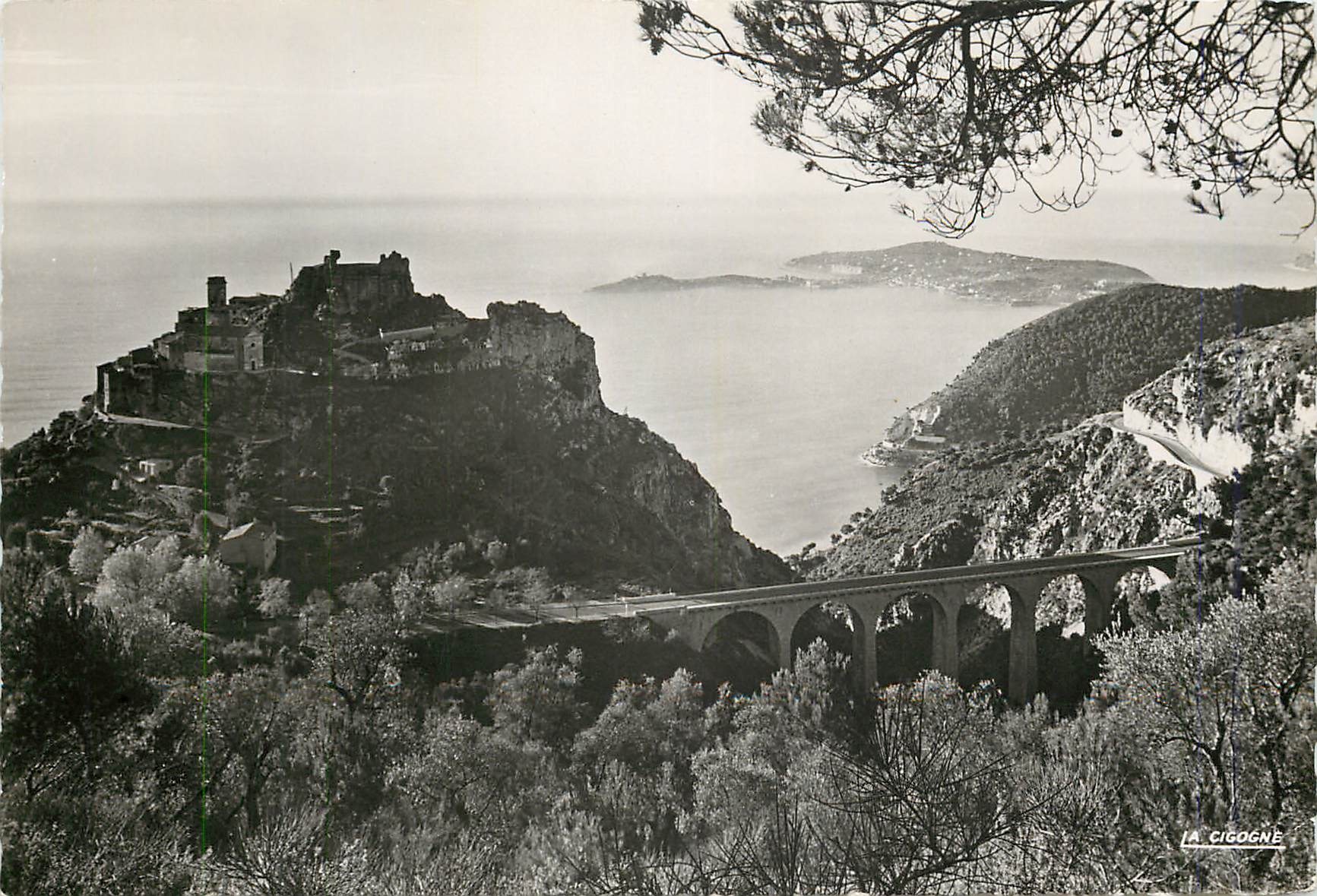 CPM Eze Le vieux village le Viaduc la Mayenne Corniche et le Cap Ferrat 