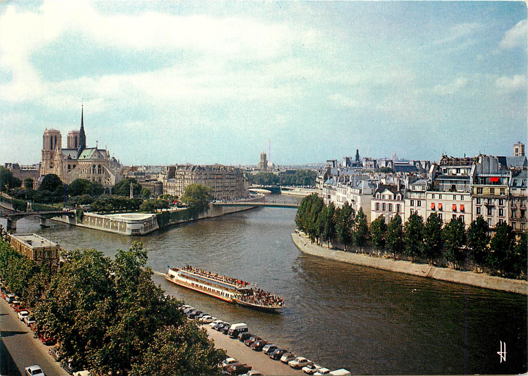 CPM Paris France La Seine et la Cathedrale Notre Dame 