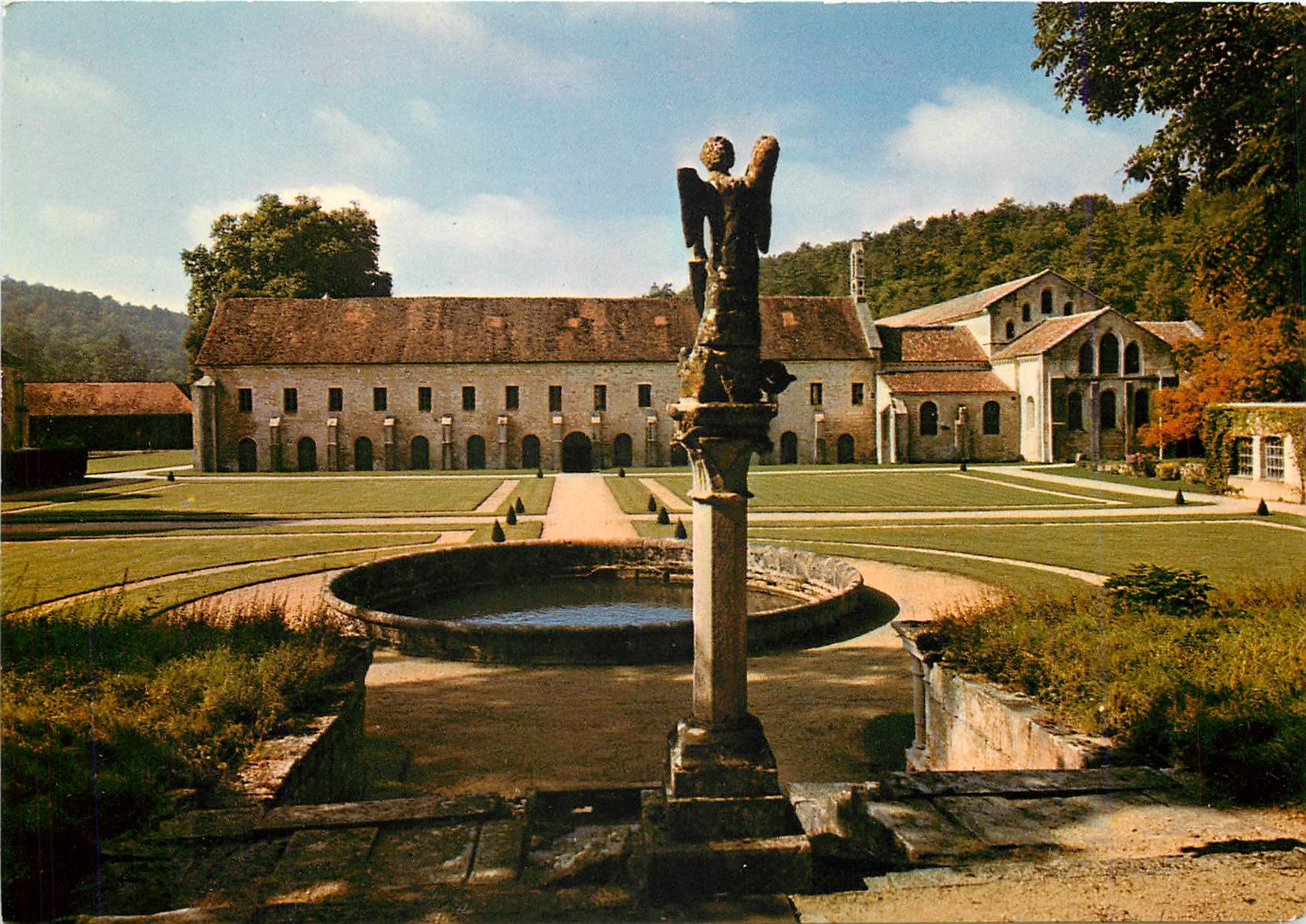CPM Abbaye de Fontenay Vue de l'Ouest 