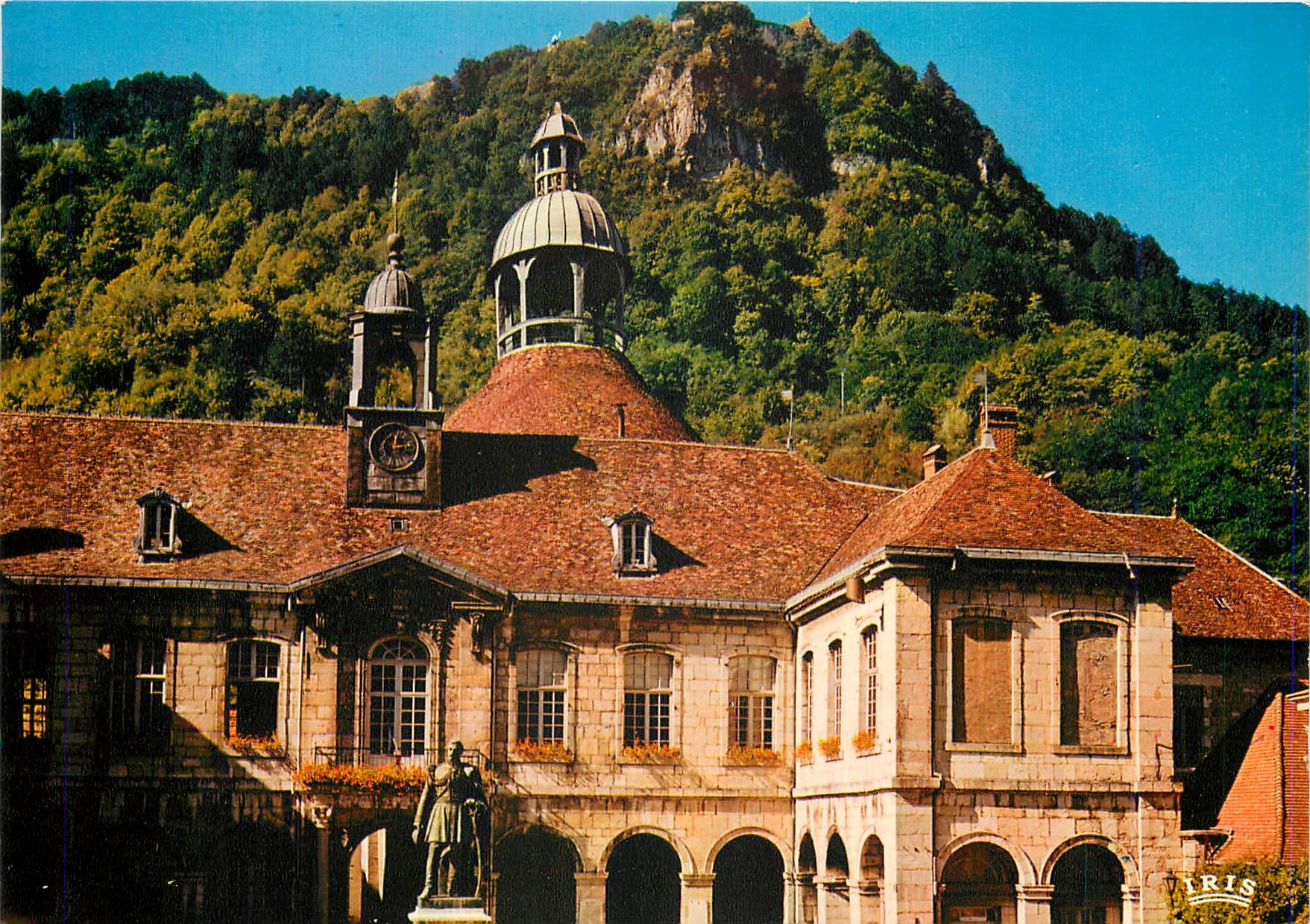 Salins-les-Bains — Hôtel de Ville (XVIIIe siècle) et statue du Général Cler — éditeur IRIS