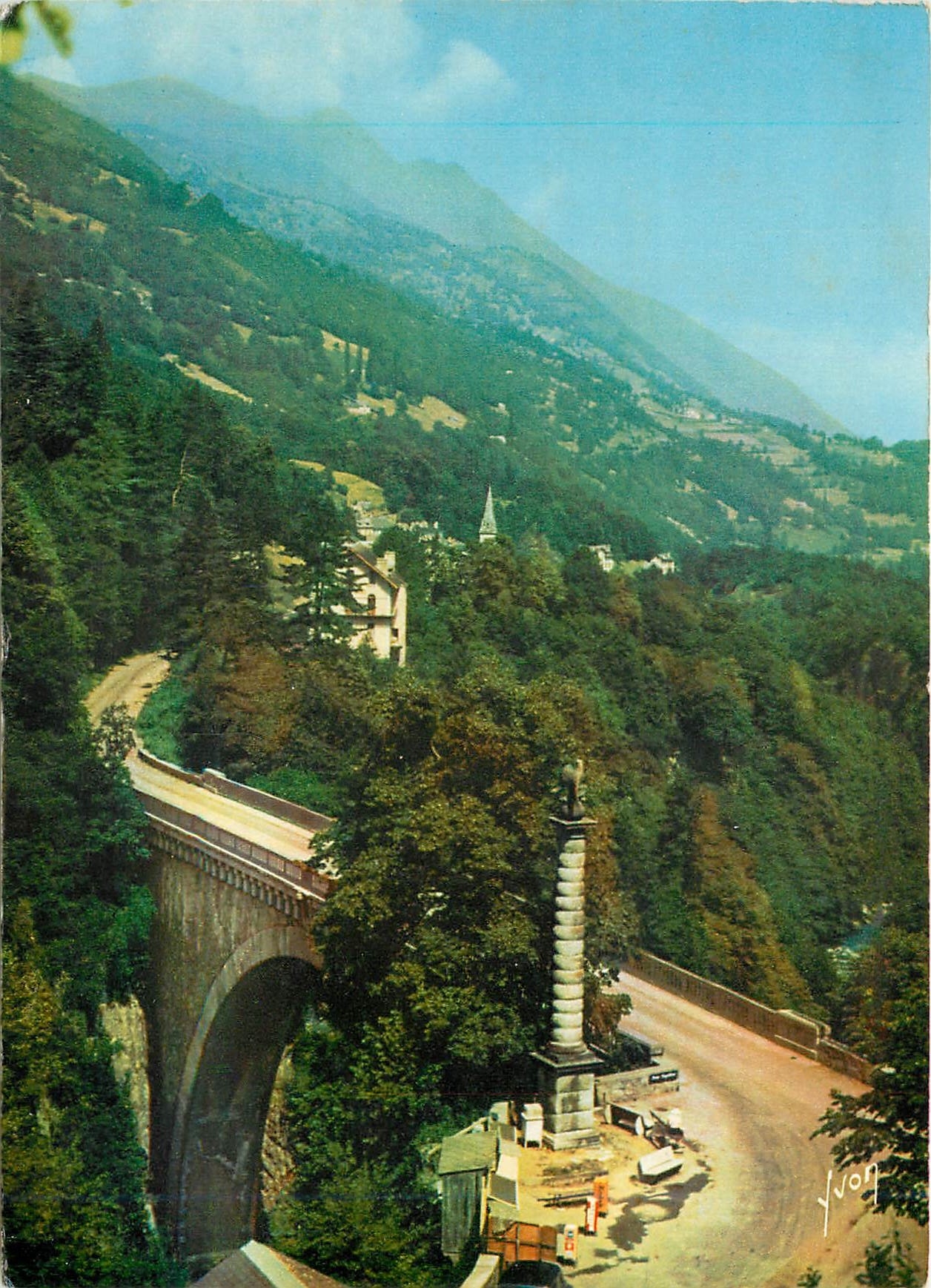 Le Pont Napoléon et la Colonne Napoléon — Luz-Saint-Sauveur (Alt 730 m) — Éditions Jean-Jaurès