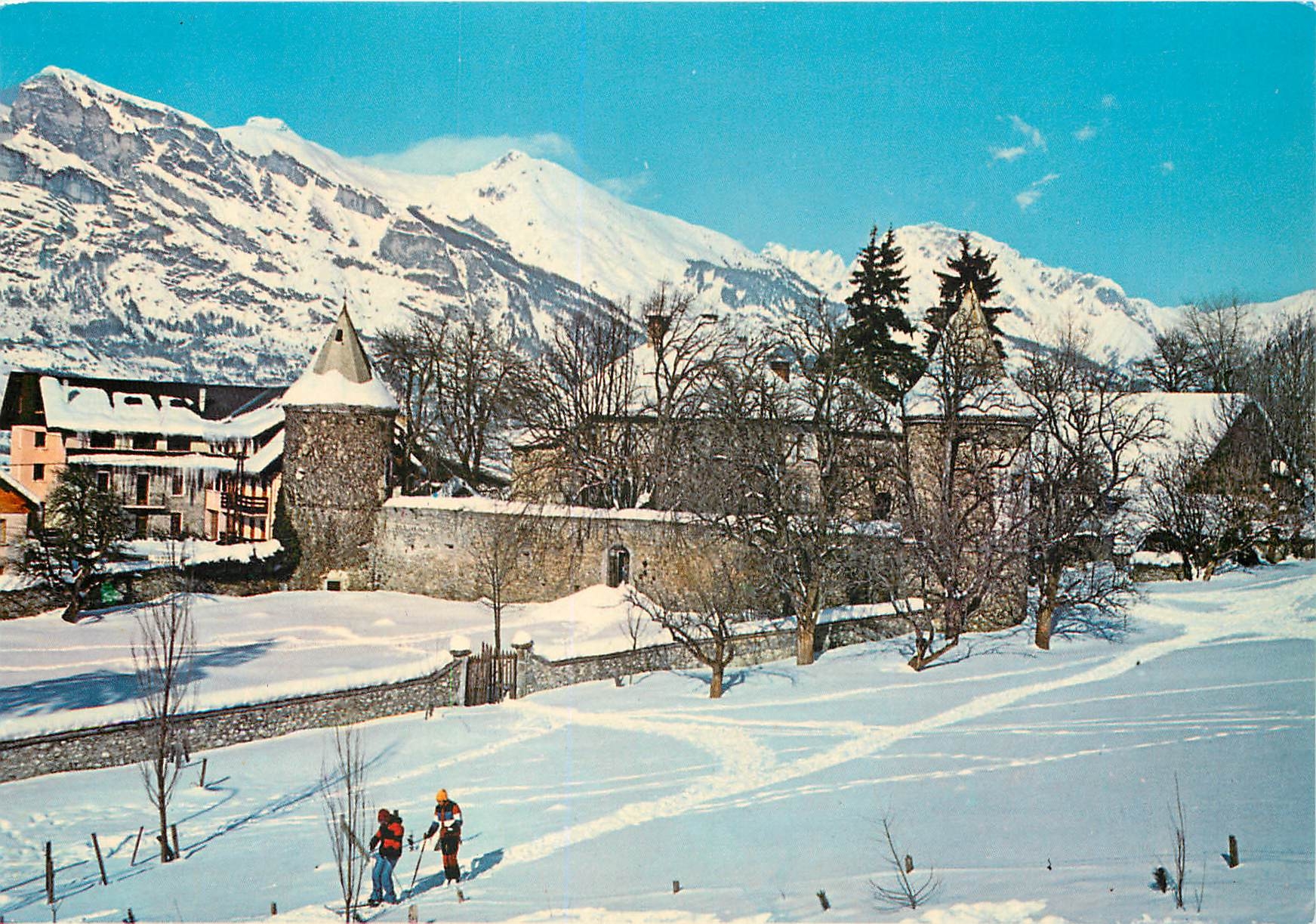 St Léger-les-Mélezès (Alt. 1260 m) — Le Château — Éditions des Hautes-Alpes