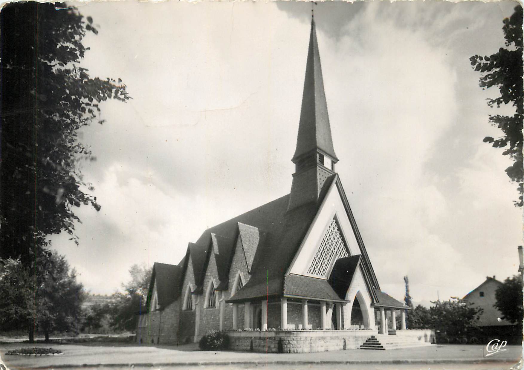 Iglesia de Notre-Dame del Léman en Thonon-Évian — Editor Cap, número de serie no visible