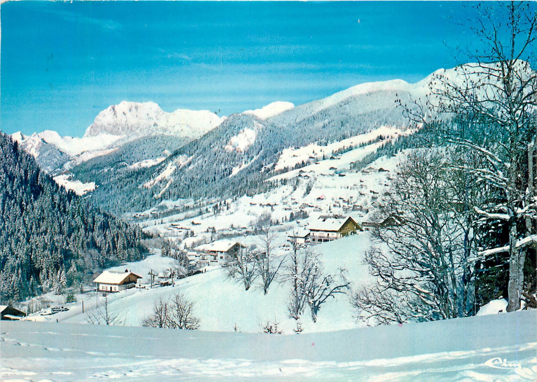 CPM Chatel Hte Savoie Vue d'ensemble Au fond les Cornettes de Bises 
