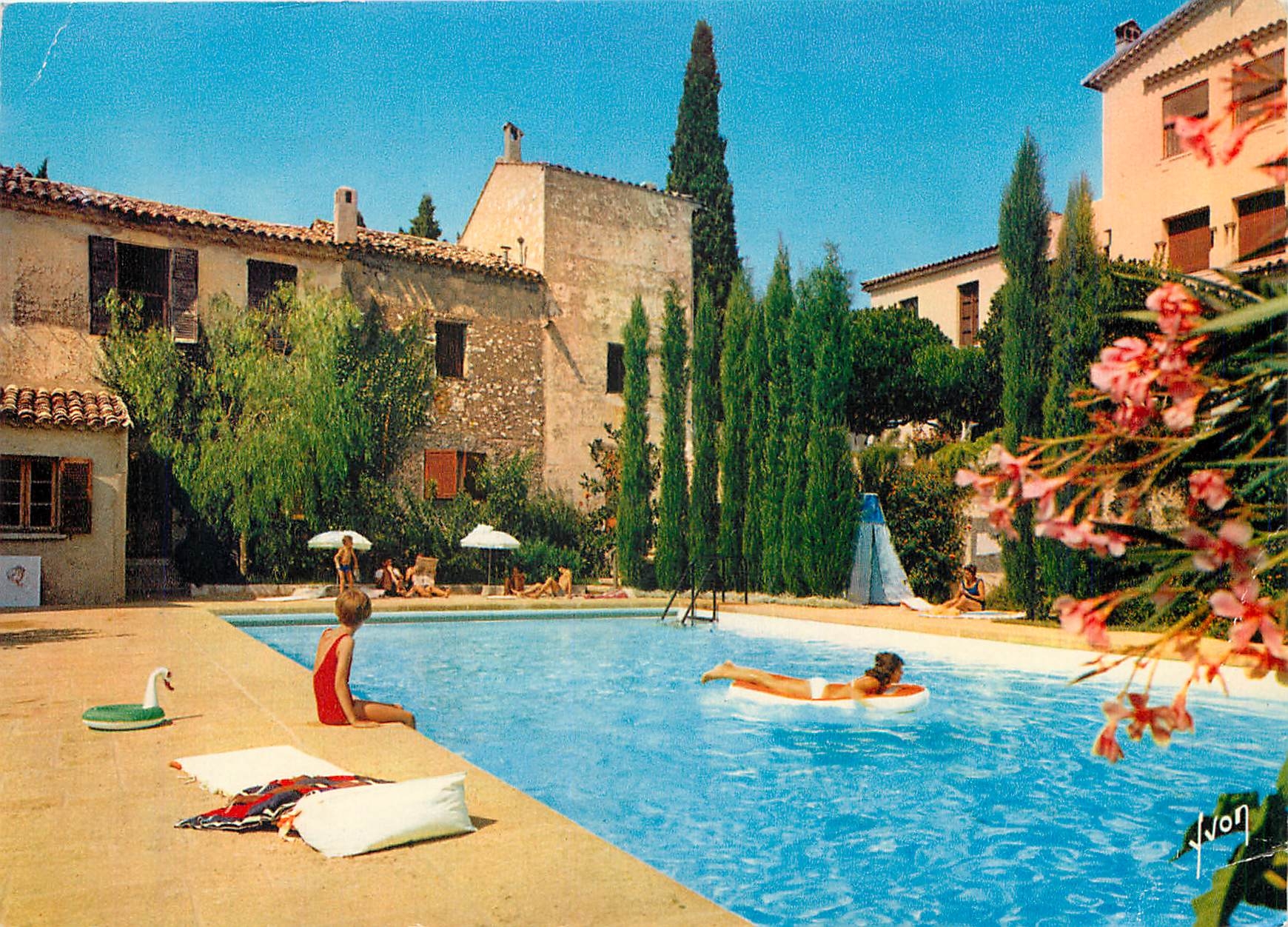 CPM Saint Paul de Vence AM La Colombe d'Or La Piscine 