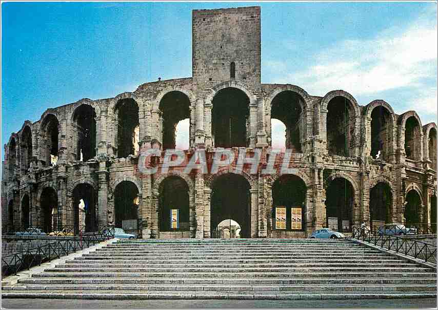 CPM La Provence Romaine Arles B du Rh Les Arenes 