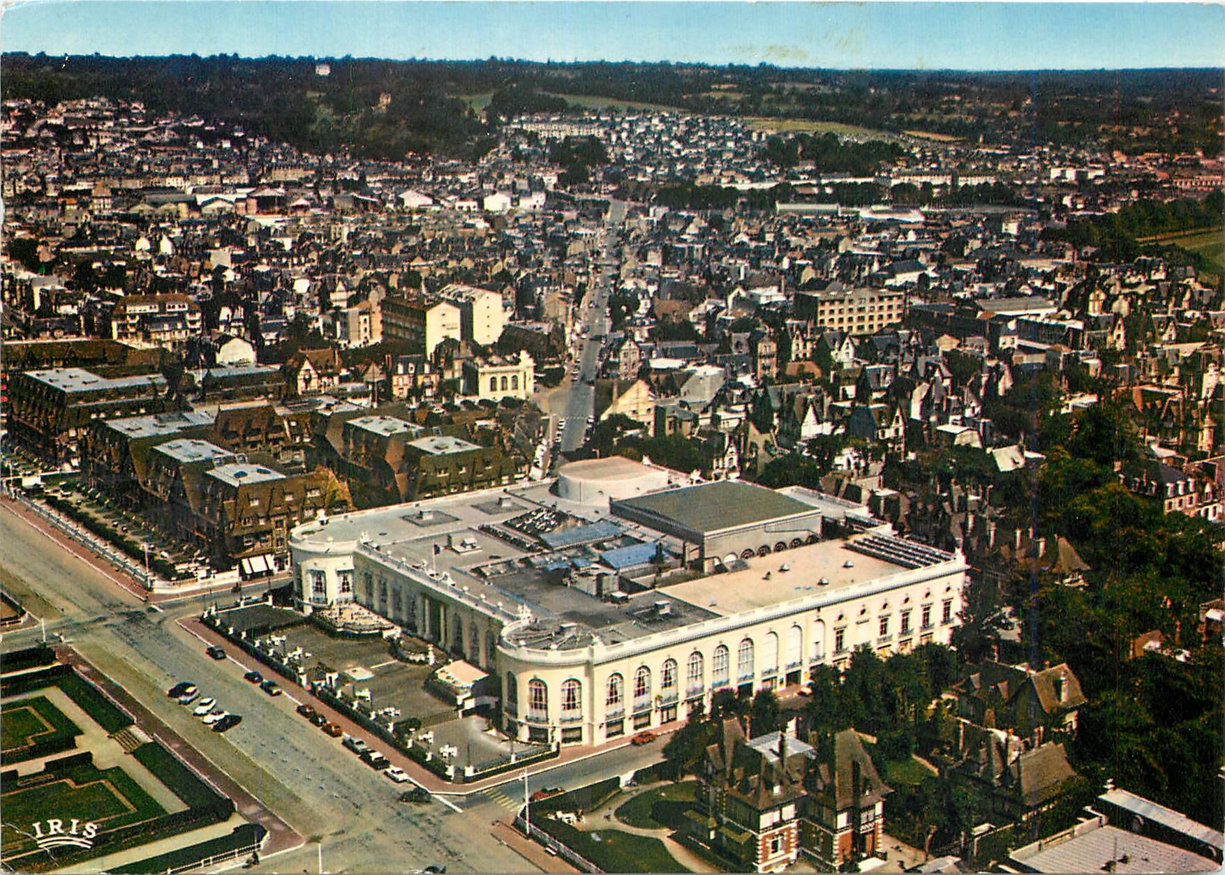 Deauville — Allgemeiner Blick und das Casino — IRIS