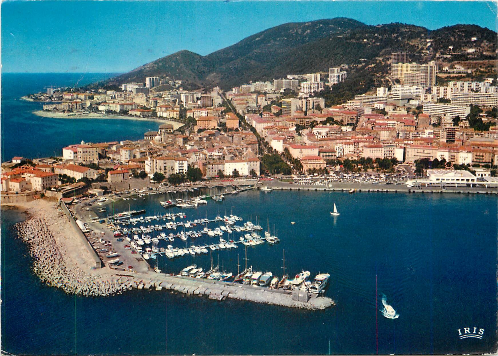 CPM Ajaccio Vue d'ensemble de la Ville Le Port de Plaisance 