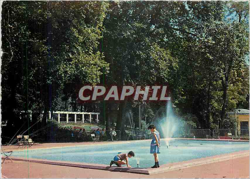 CPM Aix les Bains Parc Municipal bassin et jets d'eau Au fond la Pergola 