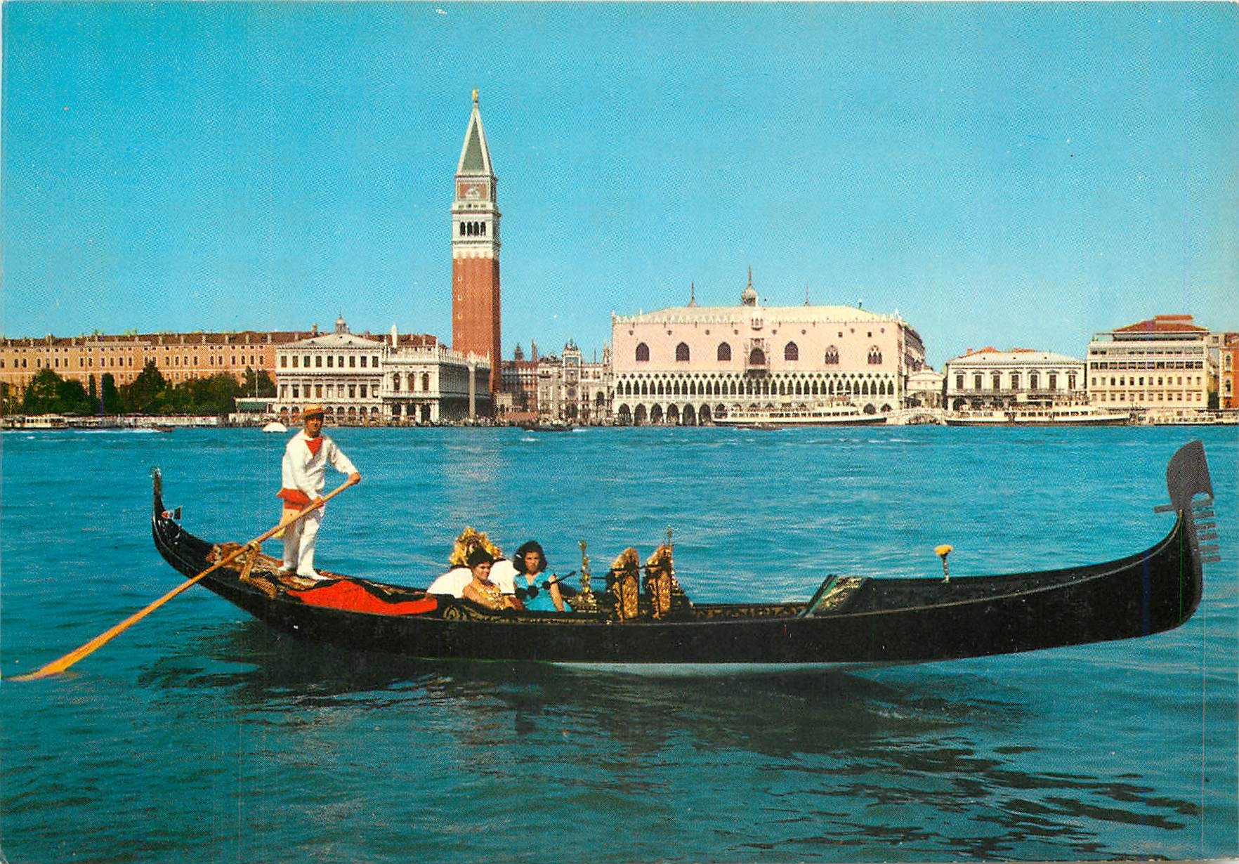 CPM Venezia Panorama du Bassin de S Marc 