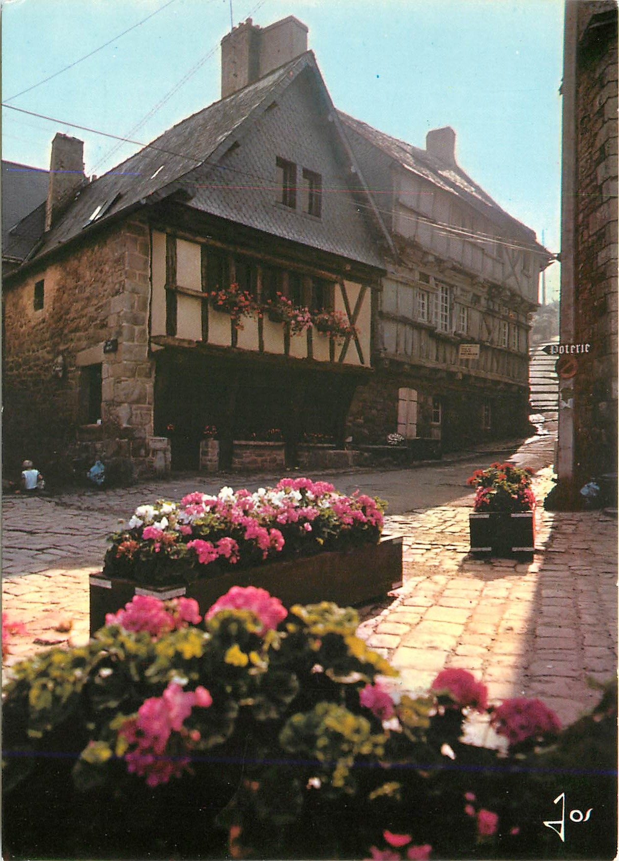 CPM Auray Vieilles maisons du XVes au port Saint Goustan 
