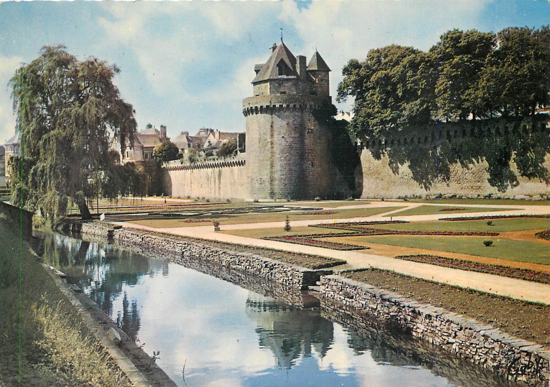 CPM Vannes Morbihan Les Remparts et la Tour du Connetable de Richemont 