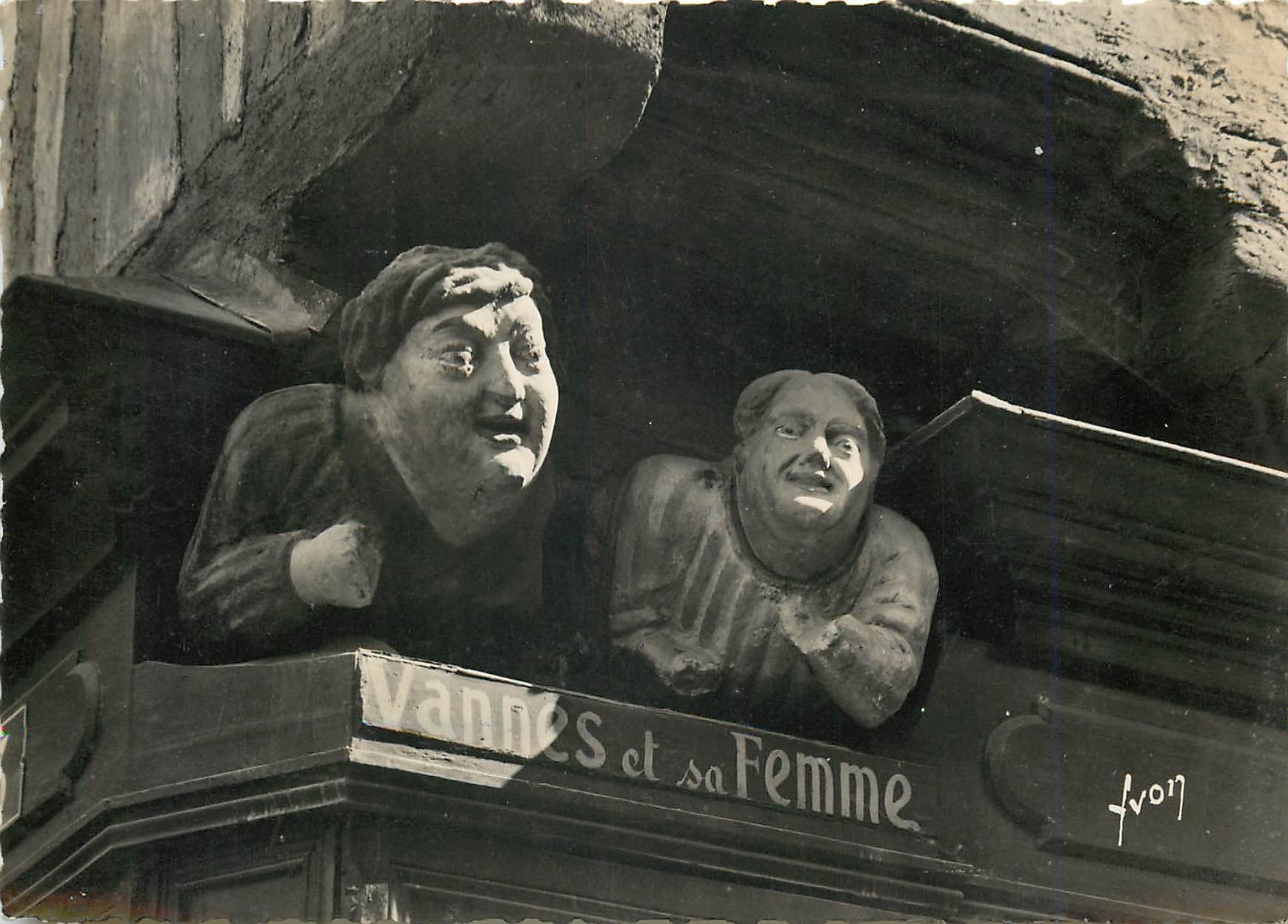 Vannes et sa Femme — sculptures sur façade — éditeur Les Éditions d'Art Vannetais