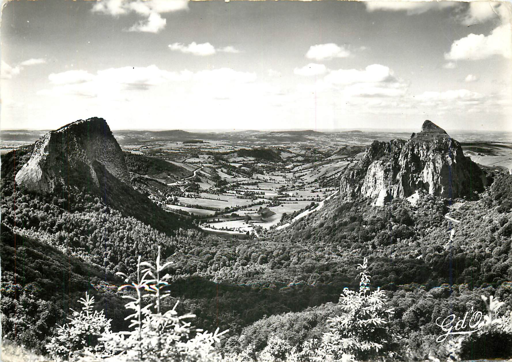 Les Roches Tuilière et Sanadoire — Cirque du Chousse — Gd'O