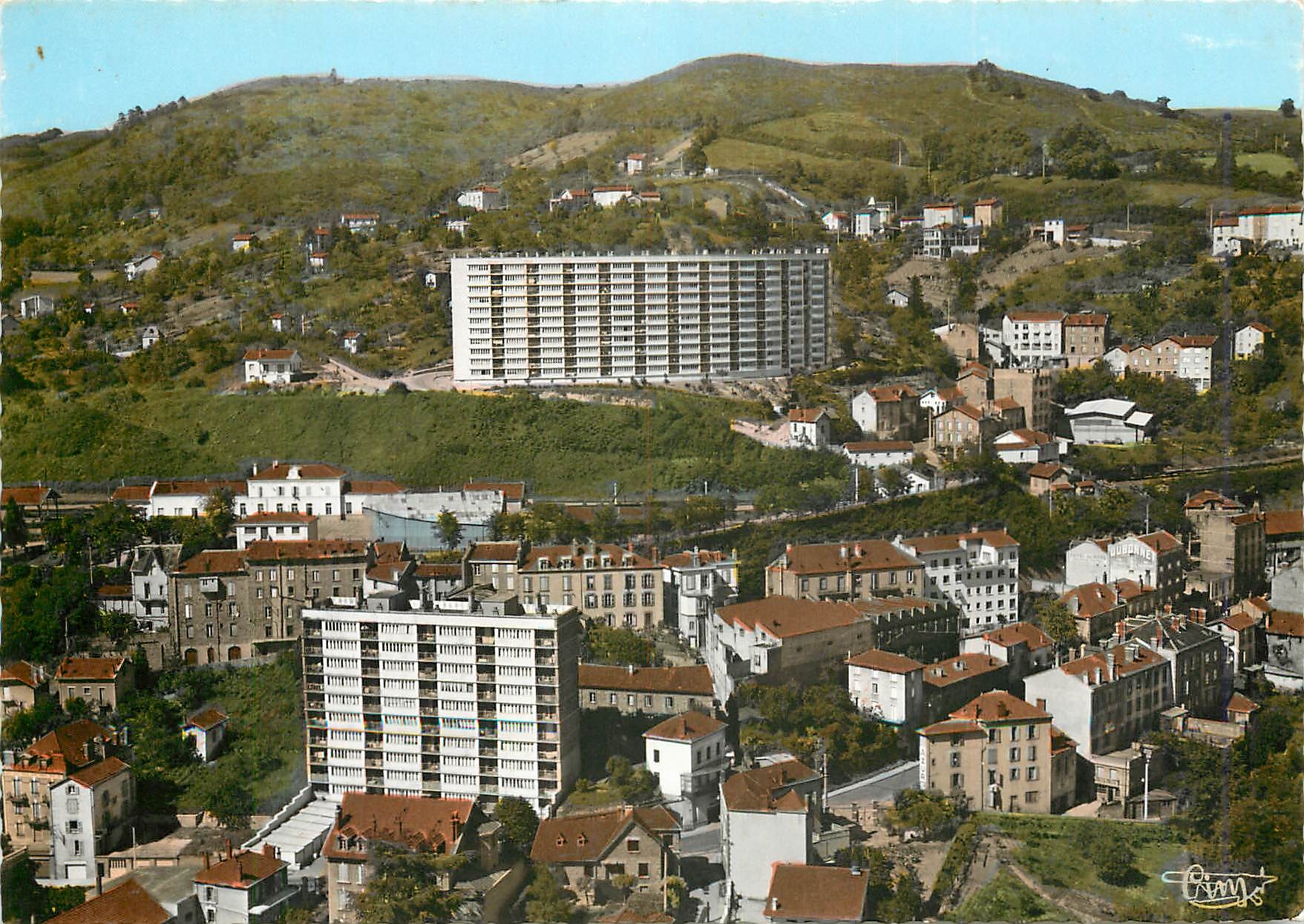 CPA Thiers P de D Les HLM Vue aerienne 