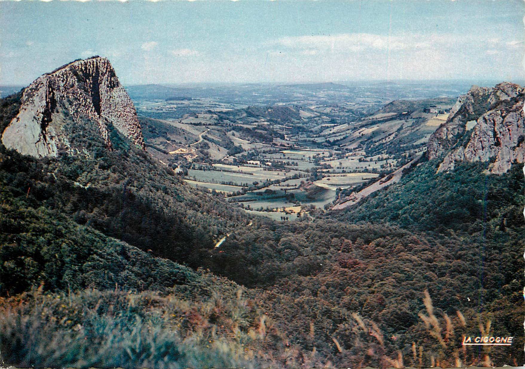 CPA Environs du Mont Dore Puy de Dome Roches Tuiliere et Sanadoire 