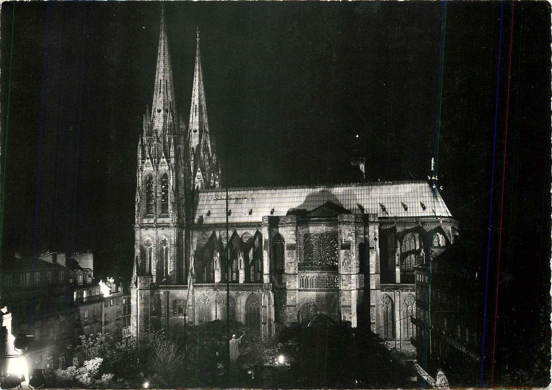 CPA Clermont Ferrand La Cathedrale illuminee vue prise de la Terrasse de l'Hotel Blaise Pascal 