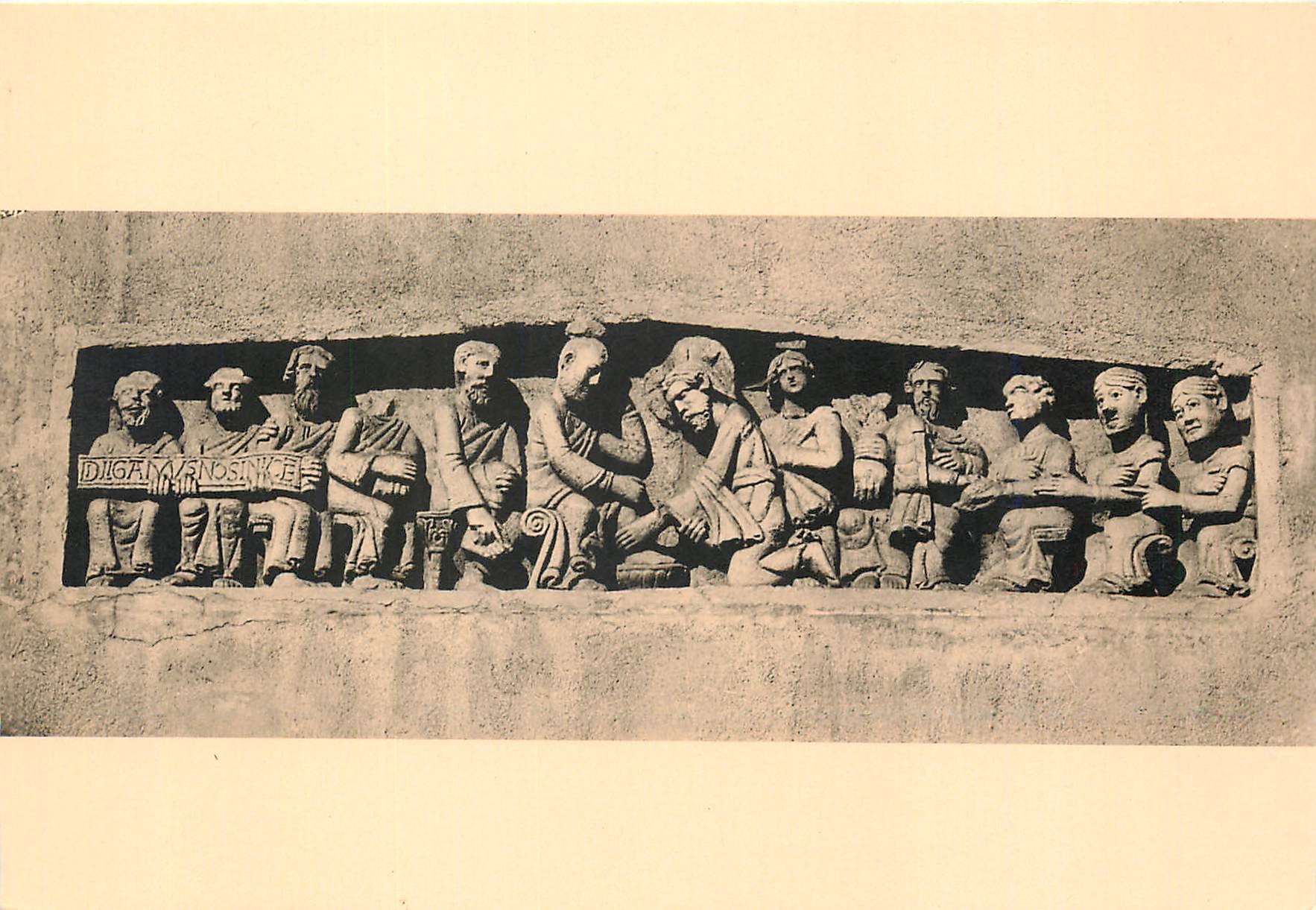 CPA Clermont Ferrand P de D Rue des Gras Bas Relief 