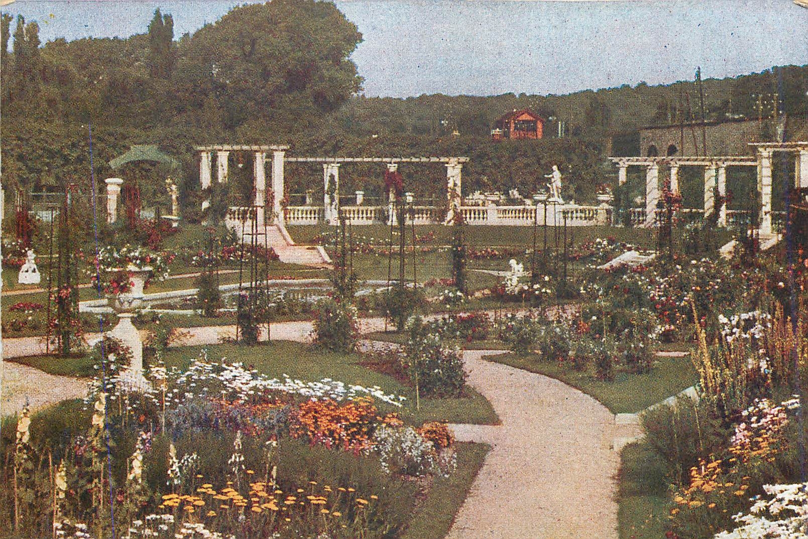 CPM Carte d'Invitation  Roseraie Laboratoires Georges Truffaut Versailles