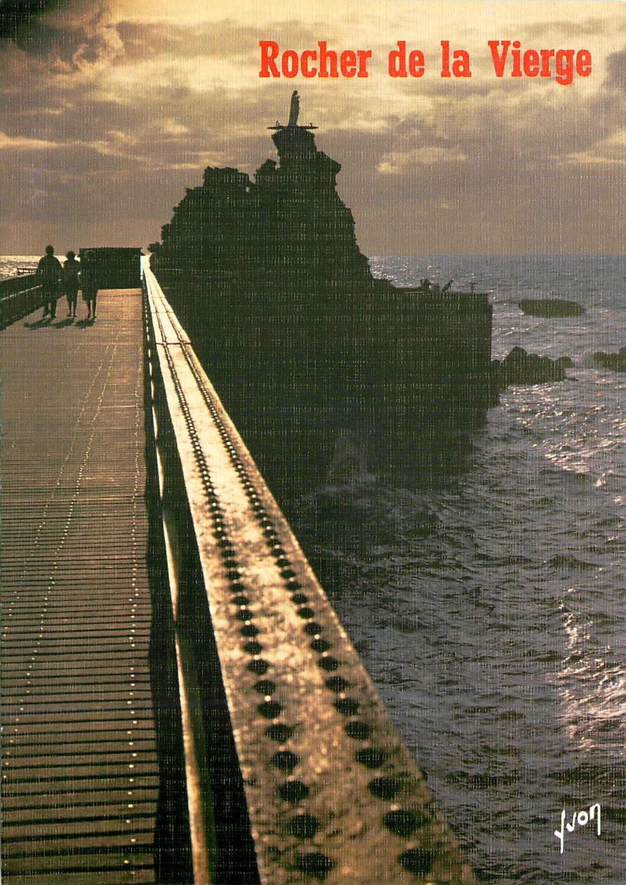 CPM Biarritz Pyrenees Atlantiques Le Rocher de la Vierge 