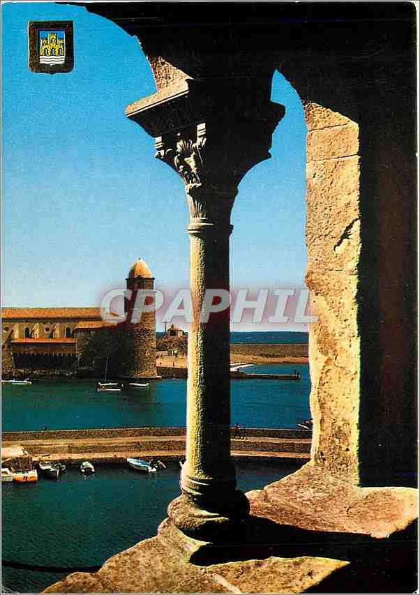 CPM Lumiere et Couleurs du Roussillon Collioure Celebre port Catalan Vue sur le clocher de l'Eglise 