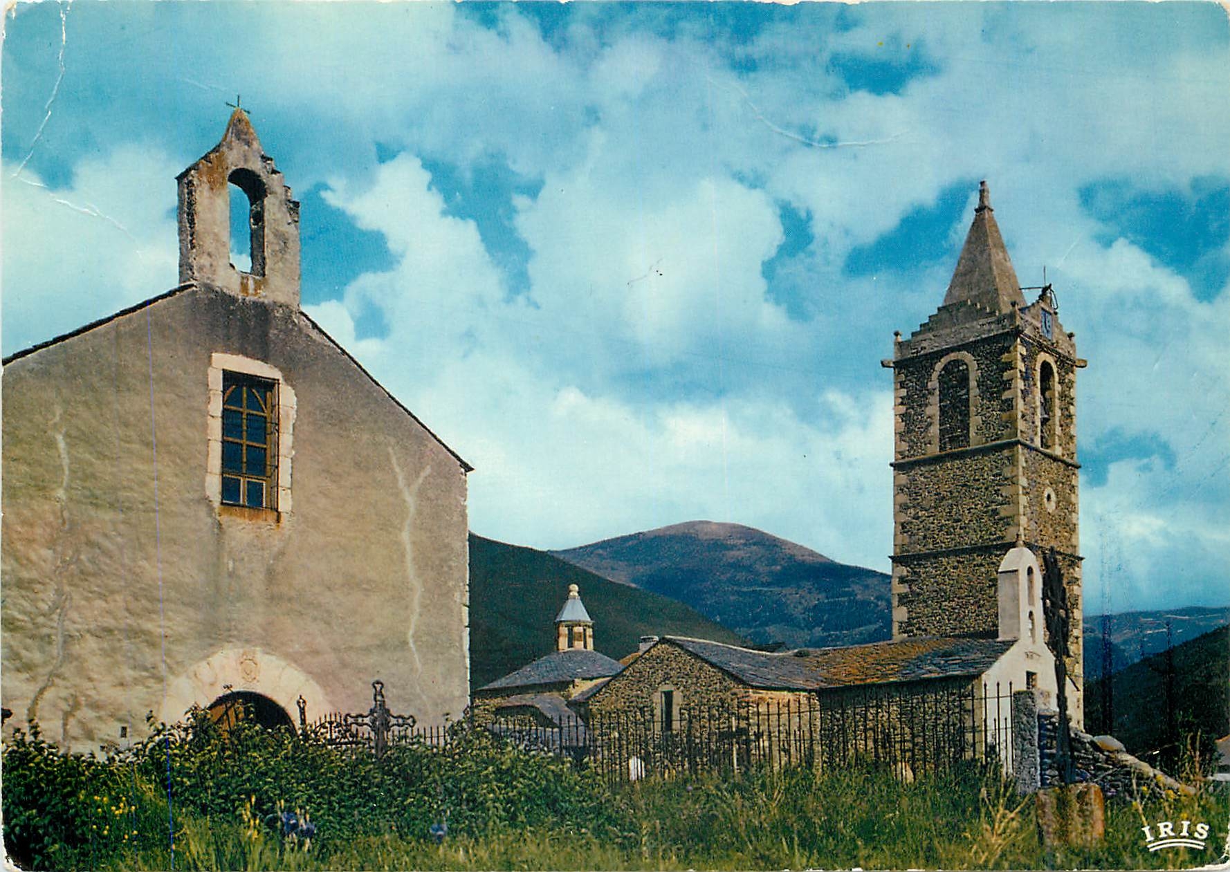 CPM Err Pyrenees Orientales La chapelle et le clocher de l'eglise 