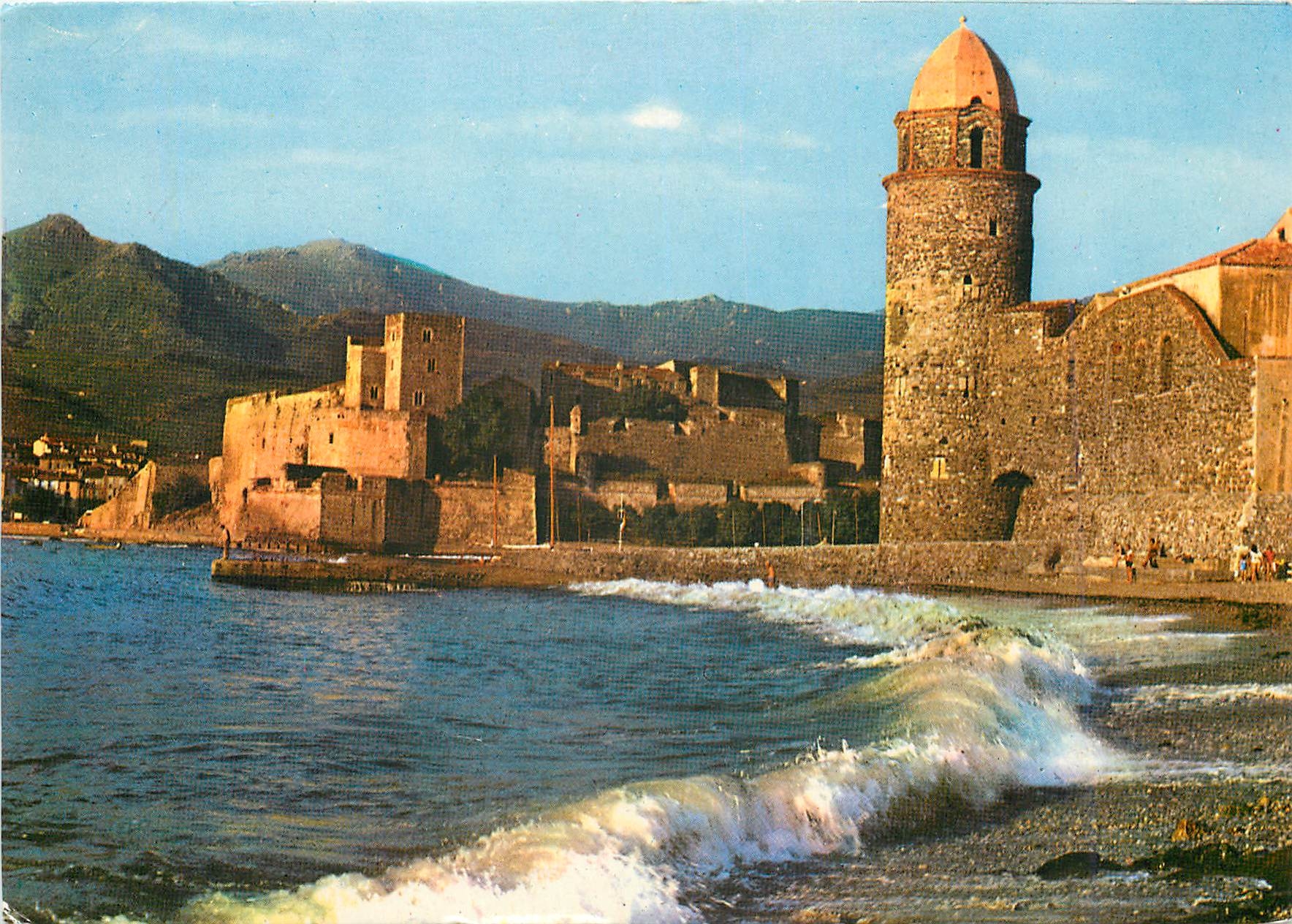 CPM La Cote Vermeille Collioure ville catalane La tour de l'eglise ND des Anges 