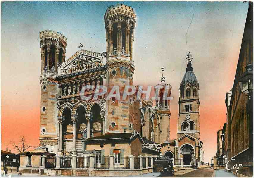 CPM Lyon Facade de la Basilique de Notre Dame de Fourviere 