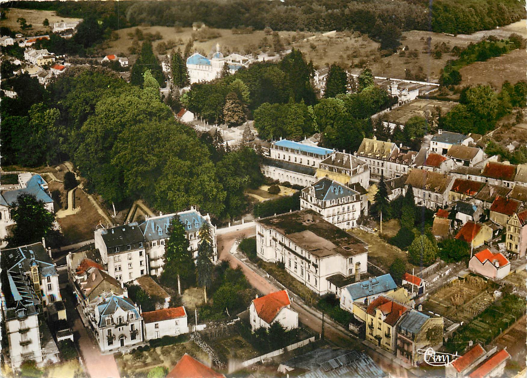Luxeuil-les-Bains (Haute-Saône) — Luftbild — Die Großen Hotels — Foto. A. MACON