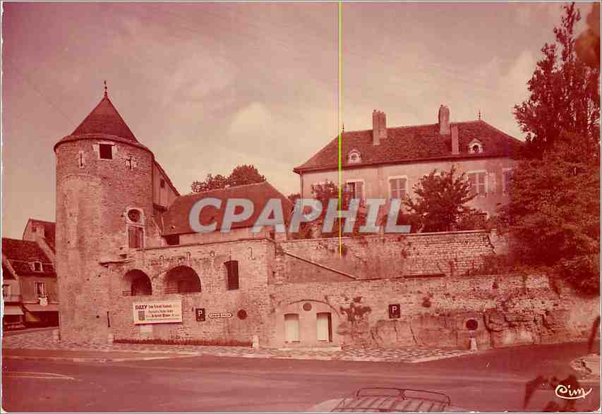 Buxy (S.-et-L.) — La Tour Rouge et les Remparts — Combier (S.-et-L.)