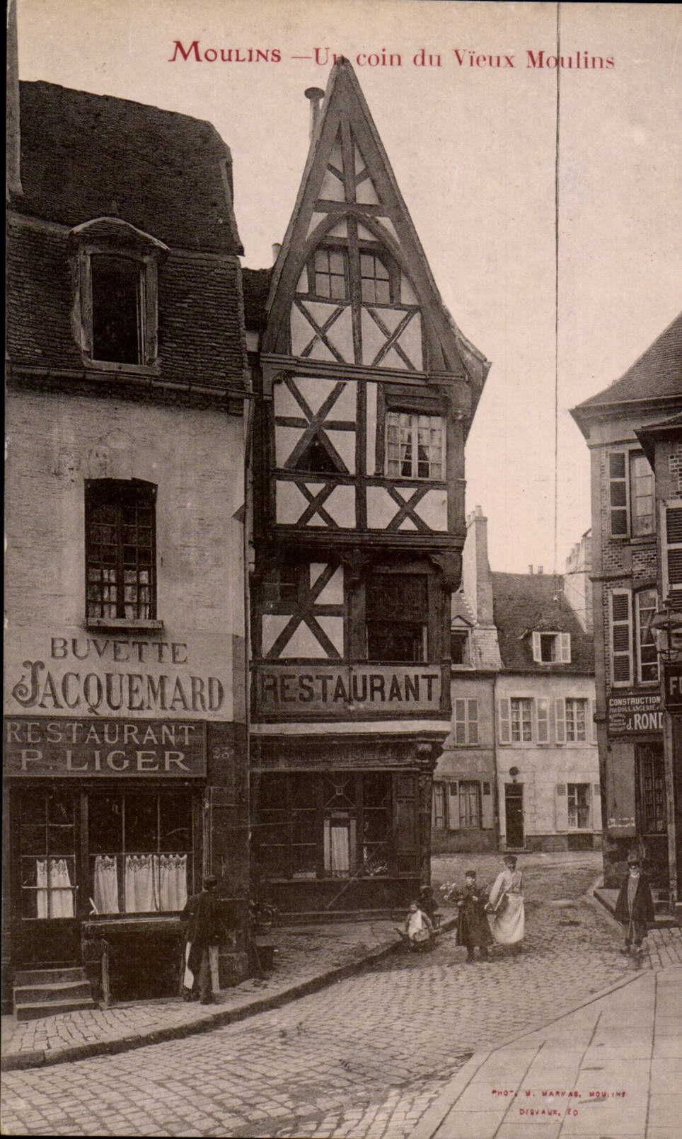 Moulins-Un Coin de Vieux Moulins -CPA Buvette Jacquemard Liger Animee