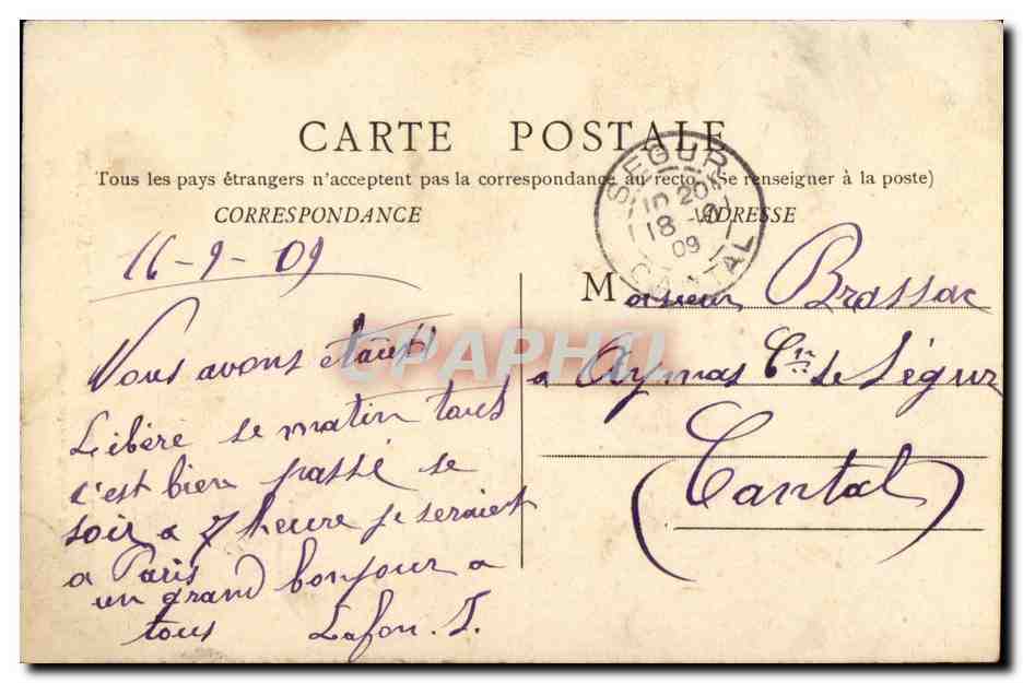 Moulins-Cathedrale et Tour mal Coiflee -CPA — Verso