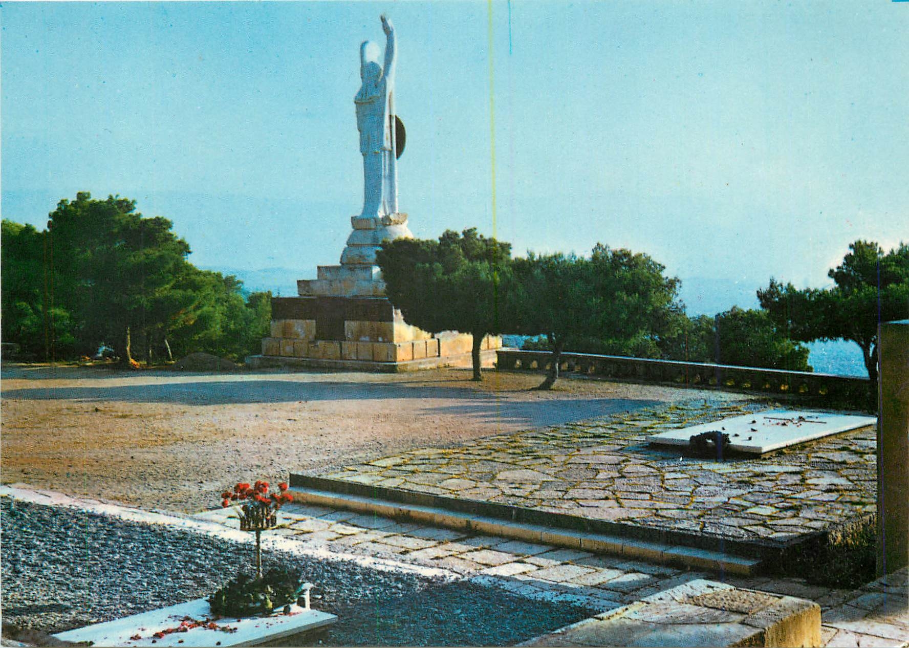 CPM La Canee Tombeaux des Venizelos statue de la Liberte 