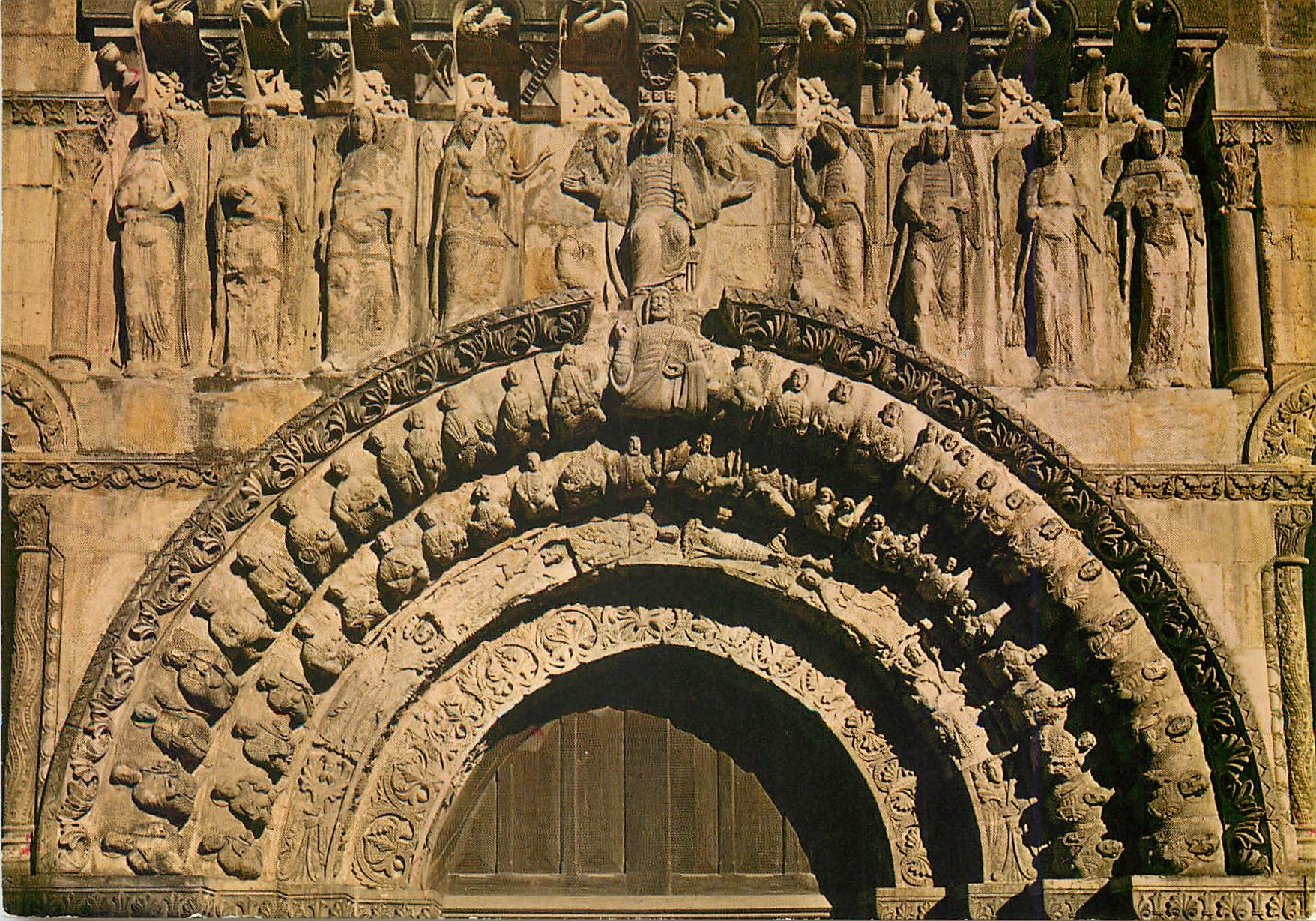CPM Thours Deux Sevres Eglise St Medard un des chefs d'oeuvre de l'art roman poitevin 