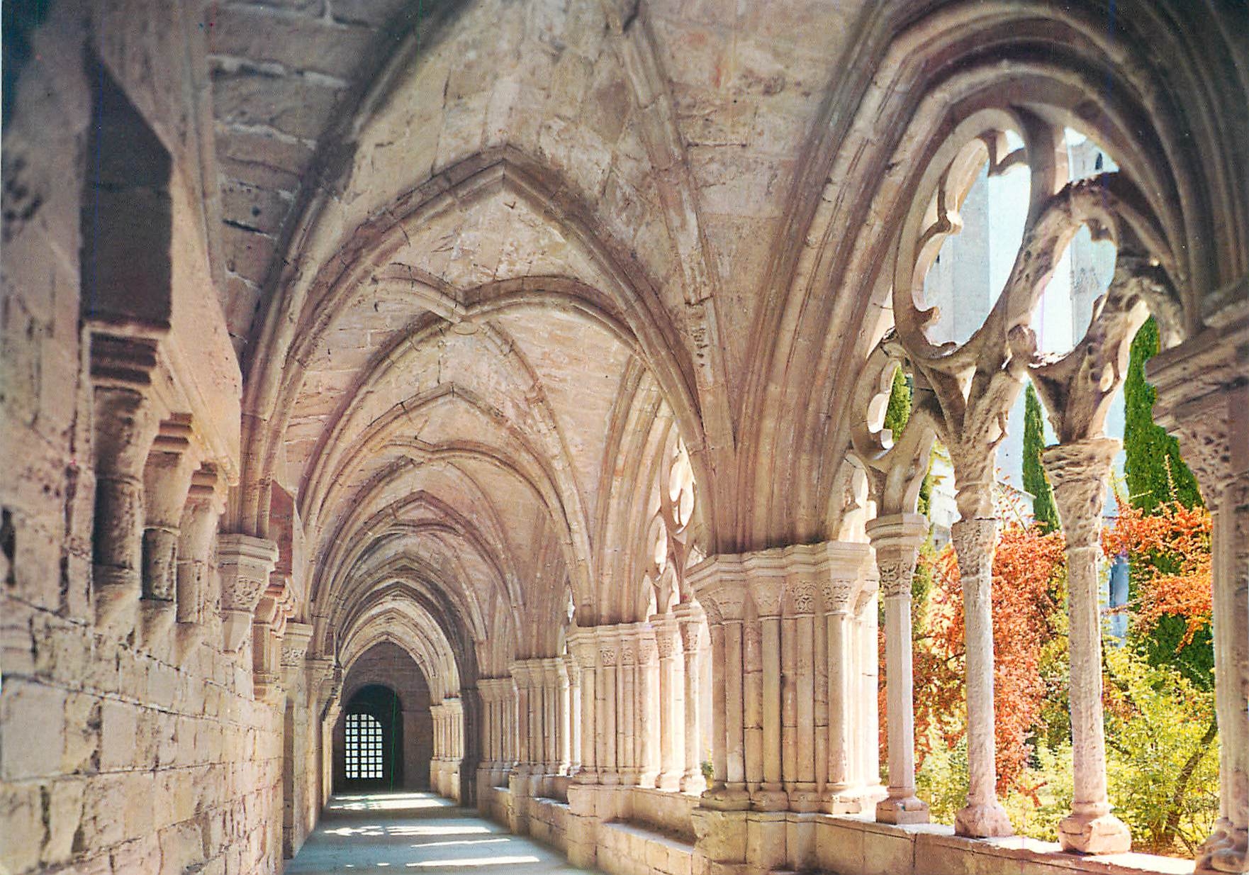 CPM Real Monasterio de Poblet Vue partielle du cloitre gothique 