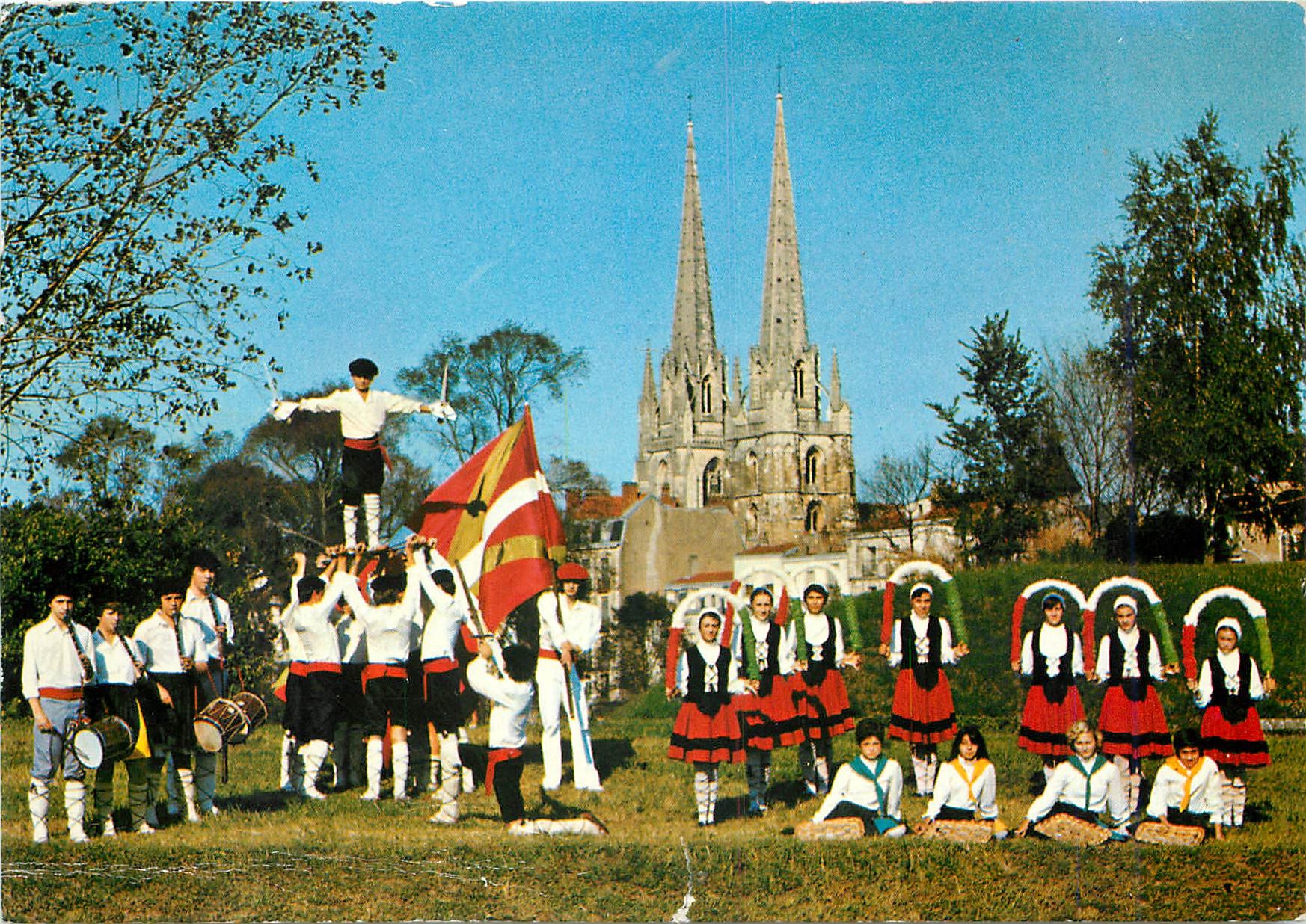 Groupe de Culture Basque à Saint-Jean-de-Luz — Groupe de Culture Basque 'AURRERA' — Éditions RAMEAUX