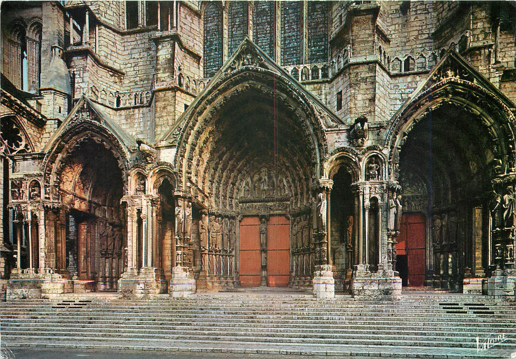 CPM Les Merveilles de Chartres Eure et Loir Les portails du croisillon nord de la cathedrale 