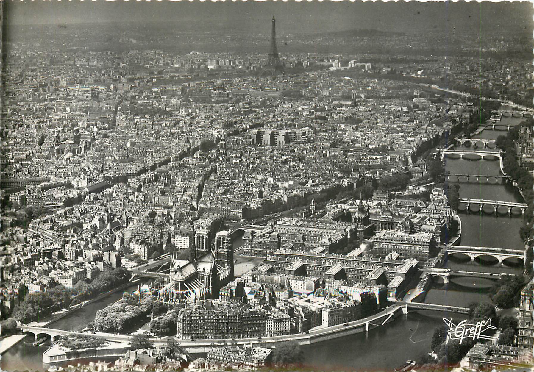 CPM Paris Vue aerienne Notre Dame de Paris l'ile de la Cite 