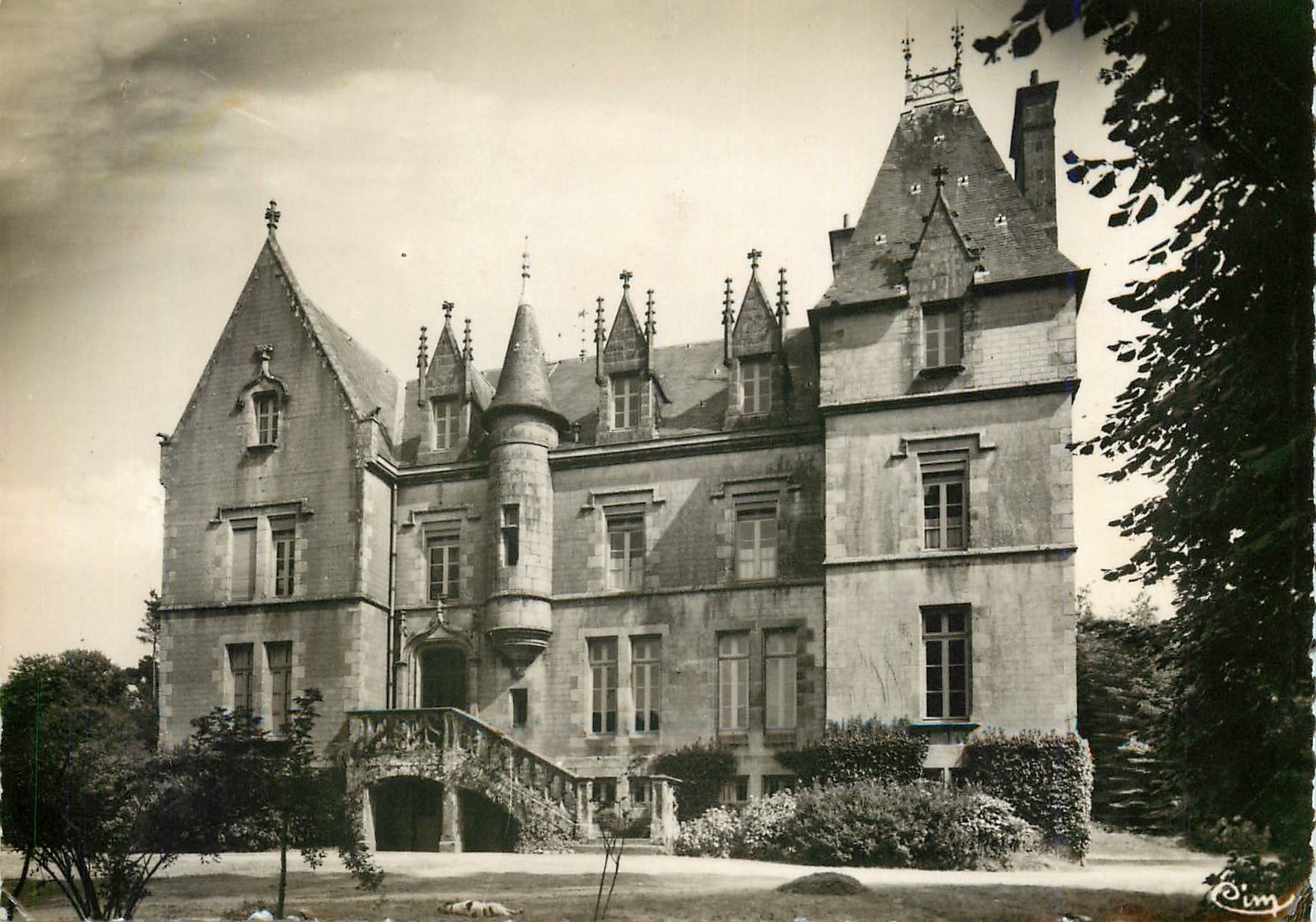 Le Château de Bélorient — L’Hermitage (C.-du-N.) — Comthier Imp. Maton (S.-et-L.)
