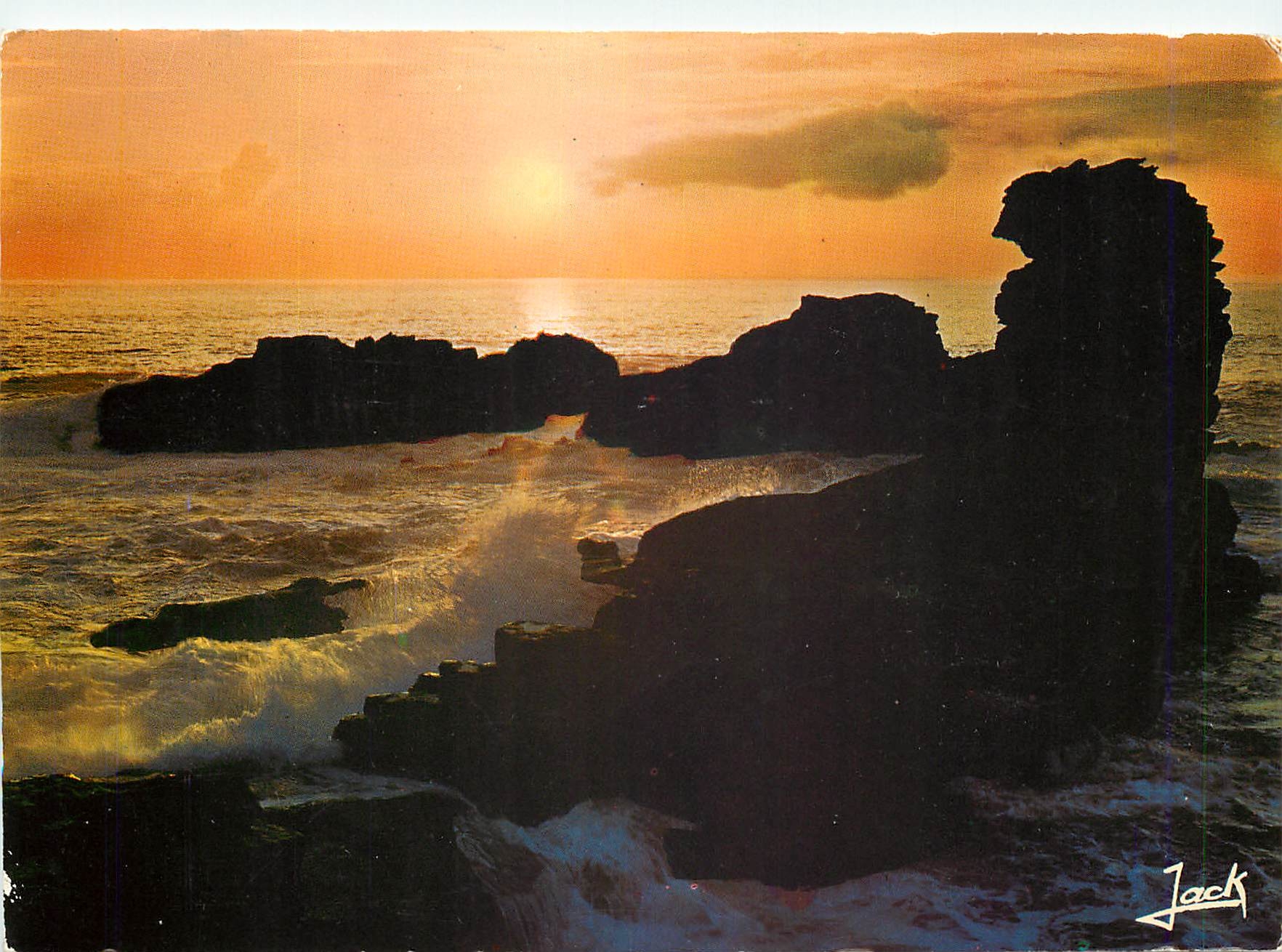 CPM Couleurs de Bretagne Presqu'ile de Quiberon Coucher soleil sur la cote sauvage a Beg er Naud 