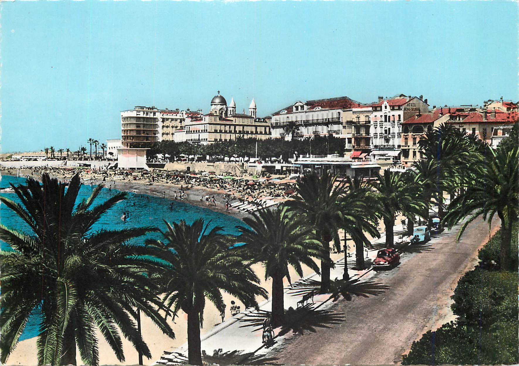 CPM Saint Raphael La promenade la plage et la ville 