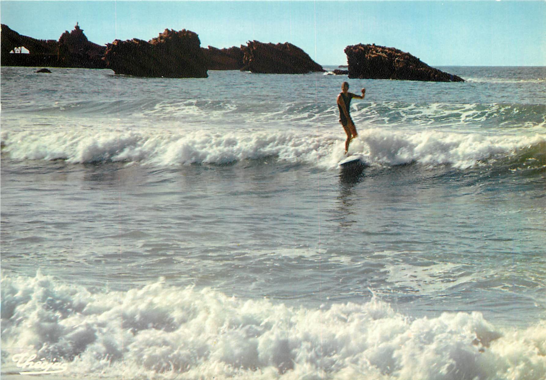 Surf à Biarritz — plage de la Grande Vierge — Éditions Modernes Théóïges