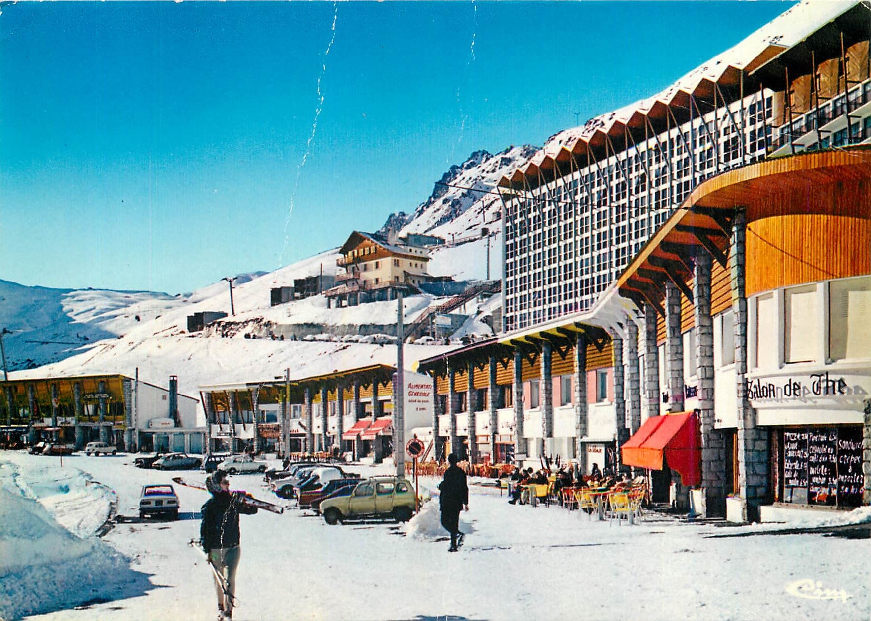 La Mongie (Htes-Pyrénées) — station de ski — éditeur Combier, n° 3.00.01.0014