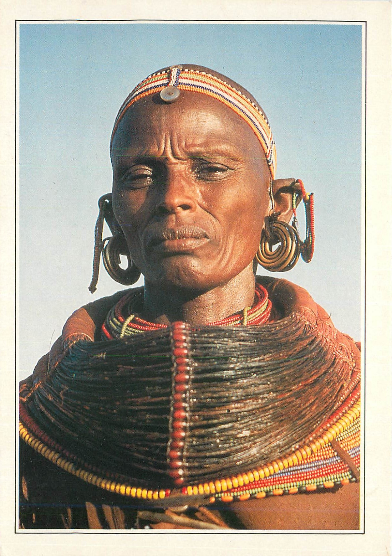 CPM Samburu Woman in tribal costume Au nord du Kenya 
