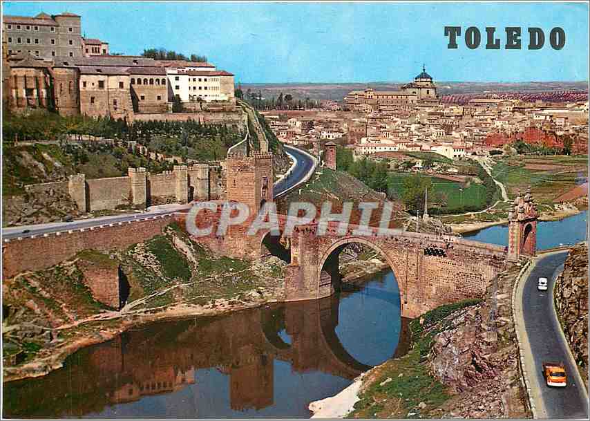 CPM Toledo Pont de Alcantara et vue partiel 
