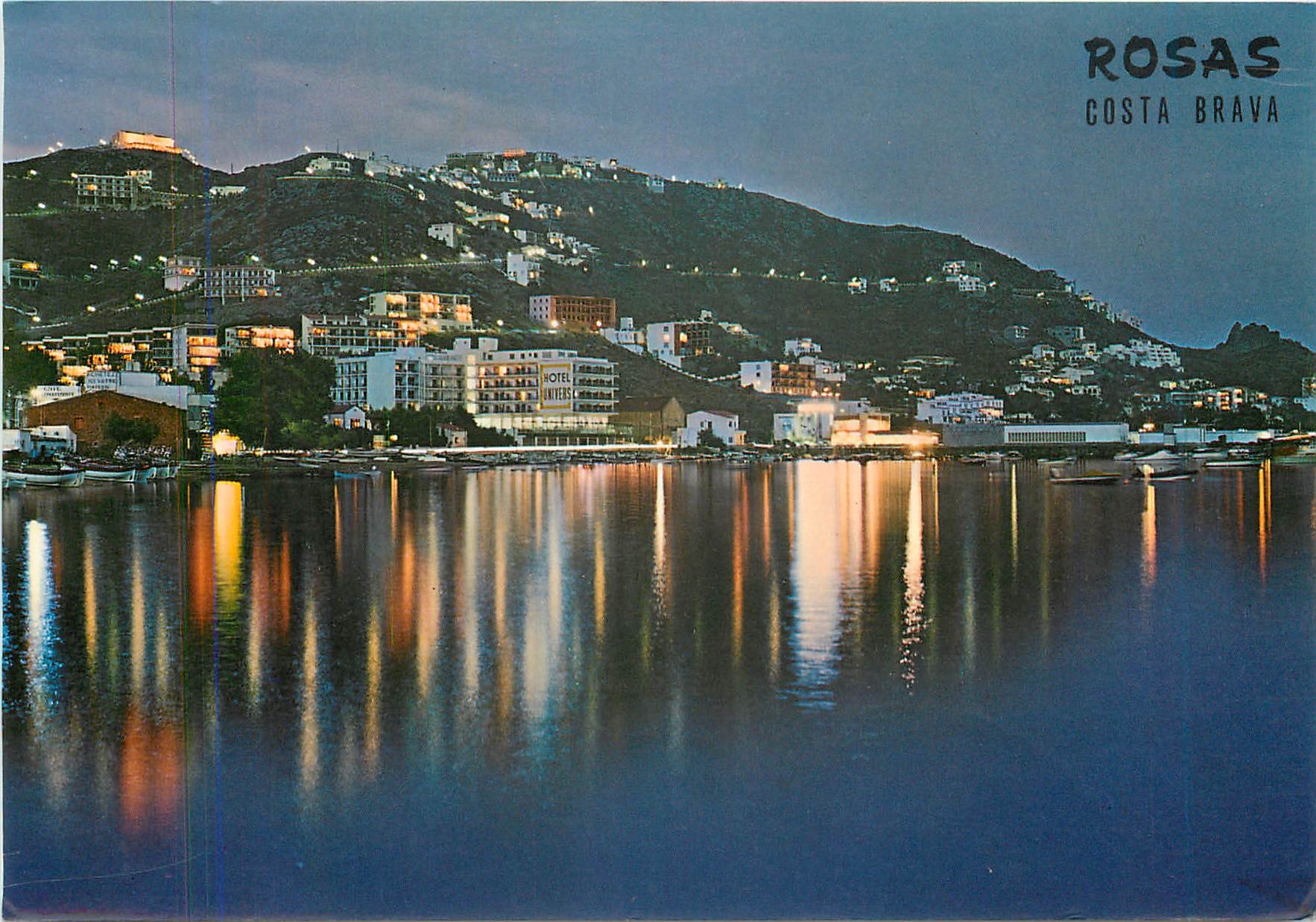 CPM Rosas Costa Brava Vue nocturne avec Puig Rom 
