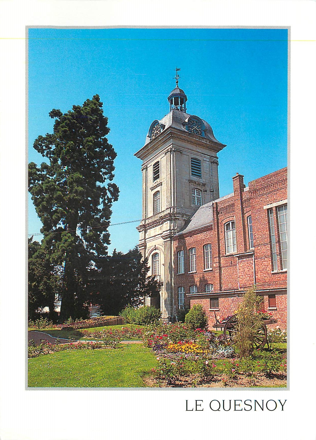 CPM Le Quesnoy (Nord) Dans le jardin public