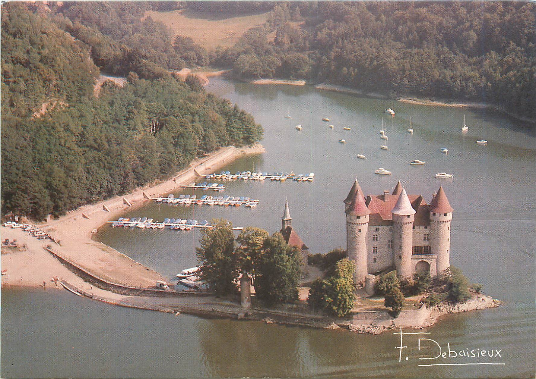 CPM Debaisieux Chateau de Val (XVe) sur la retenue du barrage de Bort (Cantal) l'Auvergne est une Il