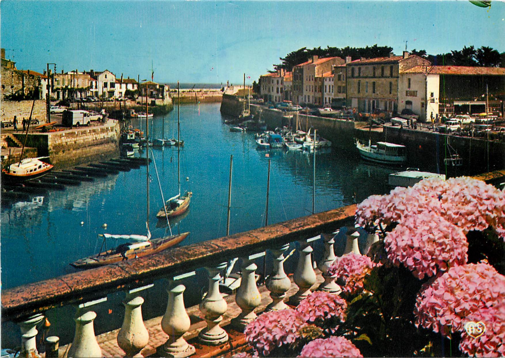CPM Ile de Re (Ch Mme) Saint Martin de Re Le Port