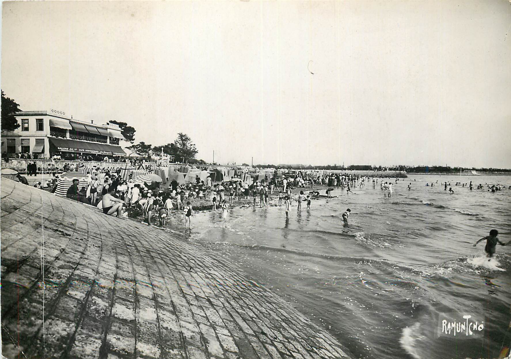 La Rochelle Plage — vue animée — Éditions Art. Raymond Bergevin, n° 394